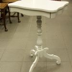 829 3352 PEDESTAL TABLE